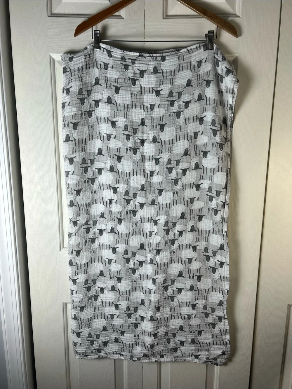 Aden + Anais Lamb Sheep Baby Swaddle Blanket Gray White Muslin Cotton Realistic